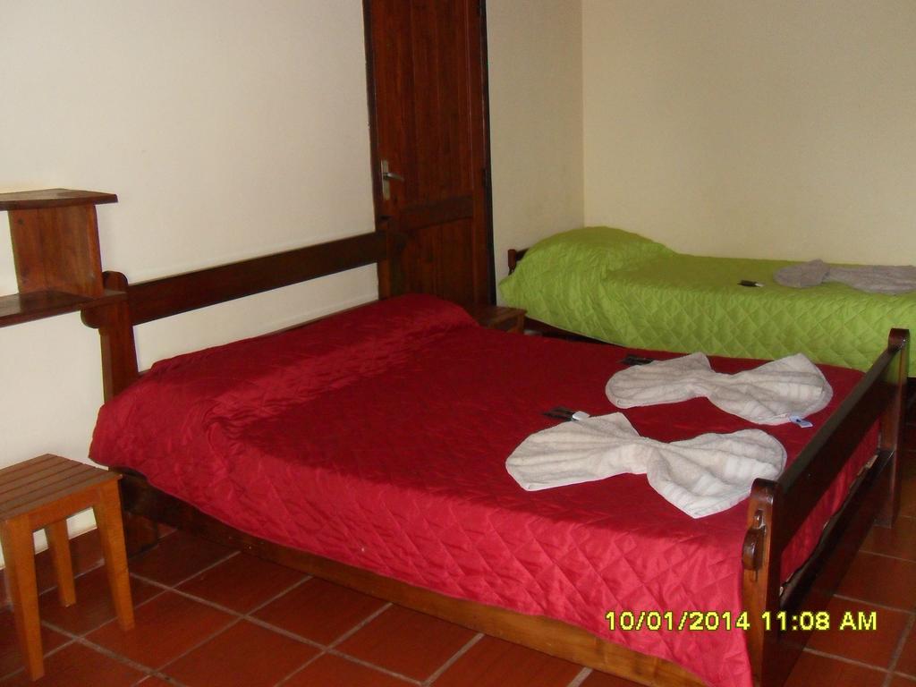 Hostel Y Posada Colibri Puerto Iguazú Exteriör bild