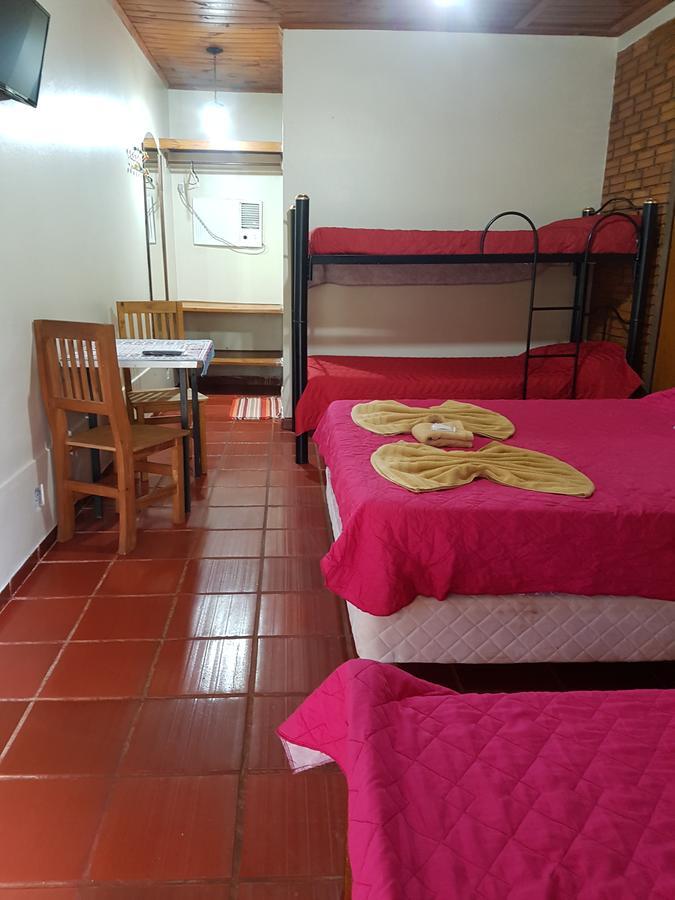 Hostel Y Posada Colibri Puerto Iguazú Exteriör bild